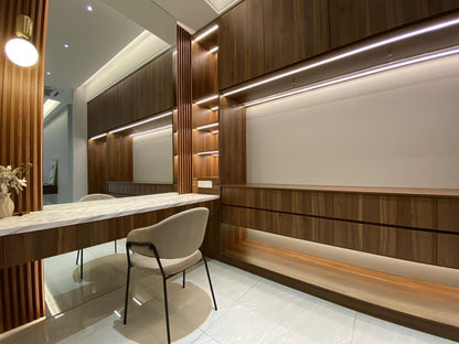 18 Madge (Subsale)